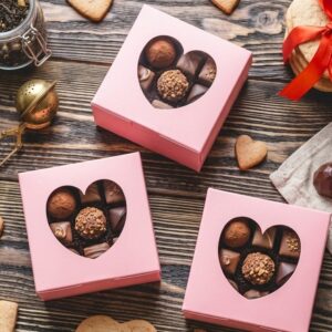 Caja cuadrada rosa con visor